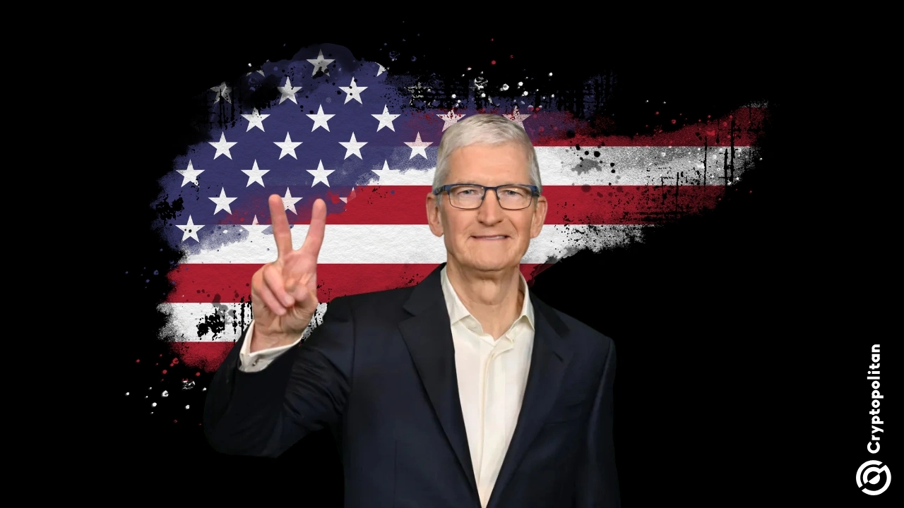 苹果公司蒂姆·库克在 WWDC 2025 上展示了采用 Liquid Glass 重新设计的 iOS 26 苹果公司蒂姆·库克在 WWDC 2025 上展示了采用 Liquid Glass 重新设计的 iOS 26